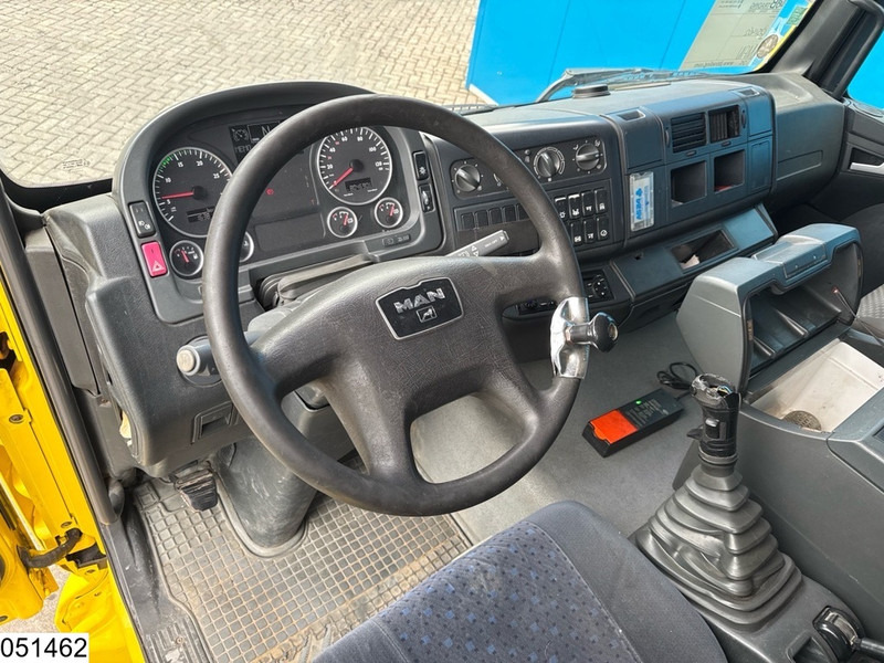 MAN TGA 35 400 8x2, Handgeschakeld, Fassi, Remote - Camión caja abierta, Camión grúa: foto 5 MAN TGA 35 400 8x2, Handgeschakeld, Fassi, Remote - Camión caja abierta, Camión grúa: foto 5