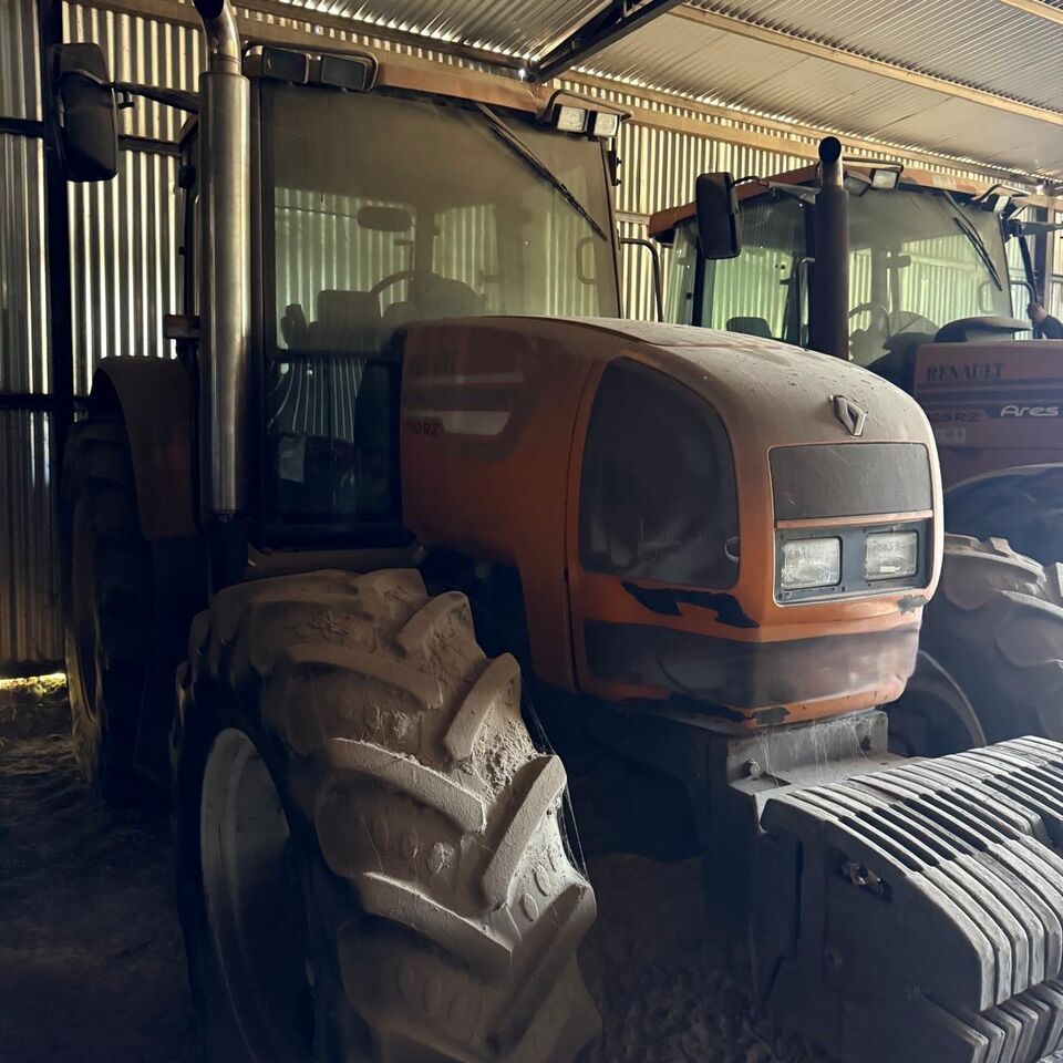 TRACTOR AGRICOLA RENAULTARES 710 RZ 4X4 - Tractor: foto 5 TRACTOR AGRICOLA RENAULTARES 710 RZ 4X4 - Tractor: foto 5