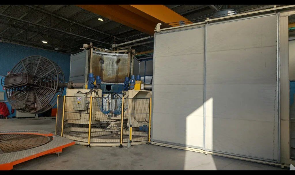 Used MRT 3503 R Rotational Molding Machine - Máquina de plástico: foto 1 Used MRT 3503 R Rotational Molding Machine - Máquina de plástico: foto 1