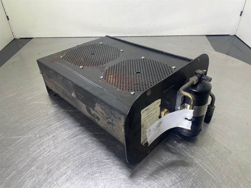 Ahlmann AZ150-4184898A-Airco condenser/Klimakondensator - Bastidor/ Chasis para Maquinaria de construcción: foto 3 Ahlmann AZ150-4184898A-Airco condenser/Klimakondensator - Bastidor/ Chasis para Maquinaria de construcción: foto 3