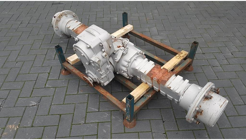 CLARK-HURTH 305/172/172 - Axle/Achse/As - Eje y piezas para Maquinaria de construcción: foto 2 CLARK-HURTH 305/172/172 - Axle/Achse/As - Eje y piezas para Maquinaria de construcción: foto 2