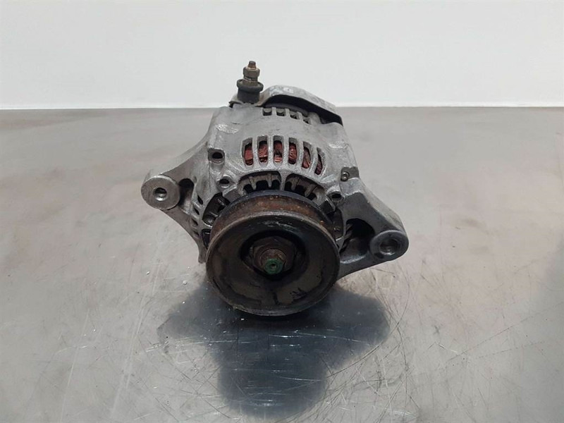 Kubota 12V 30A - Alternator/Lichtmaschine/Dynamo - Motor para Maquinaria de construcción: foto 2 Kubota 12V 30A - Alternator/Lichtmaschine/Dynamo - Motor para Maquinaria de construcción: foto 2
