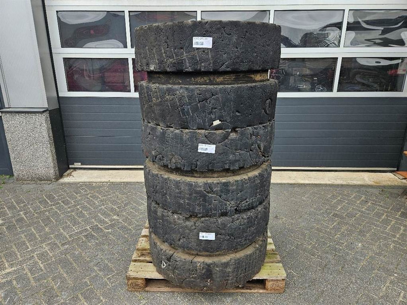 Liebherr 10.00-20 - Tire/Reifen/Band - Neumáticos y llantas para Maquinaria de construcción: foto 1 Liebherr 10.00-20 - Tire/Reifen/Band - Neumáticos y llantas para Maquinaria de construcción: foto 1