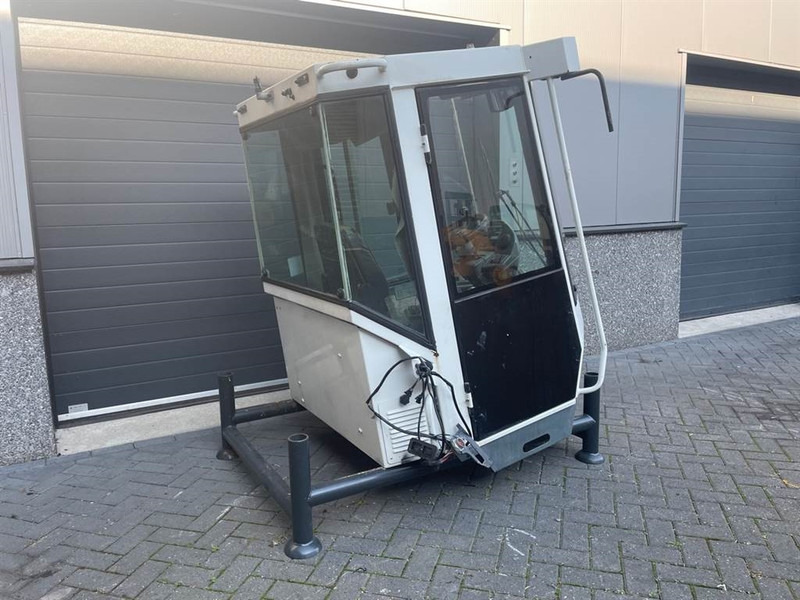 Liebherr L514 Speeder-9841079-Cabin/Kabine/Cabine - Cabina e interior para Maquinaria de construcción: foto 5 Liebherr L514 Speeder-9841079-Cabin/Kabine/Cabine - Cabina e interior para Maquinaria de construcción: foto 5