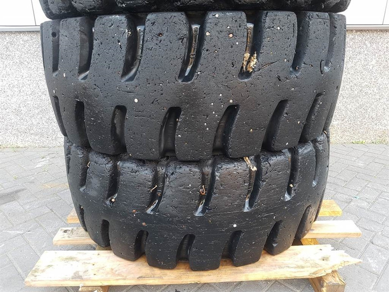 Liebherr L514 Stereo-Goodyear 17.5R25-Tire/Reifen/Band - Neumático para Maquinaria de construcción: foto 4 Liebherr L514 Stereo-Goodyear 17.5R25-Tire/Reifen/Band - Neumático para Maquinaria de construcción: foto 4