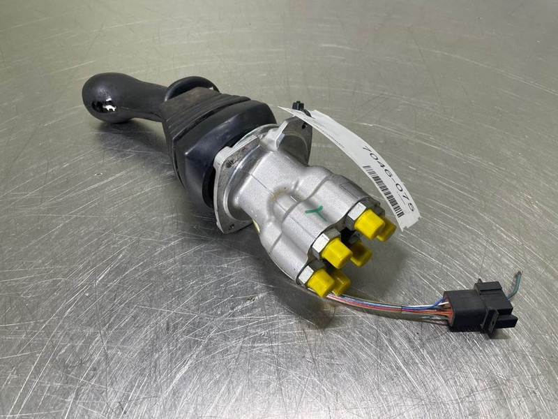 Mecalac 12MTX-5360462-Joystick/Steuergriff - Sistema eléctrico para Maquinaria de construcción: foto 4 Mecalac 12MTX-5360462-Joystick/Steuergriff - Sistema eléctrico para Maquinaria de construcción: foto 4