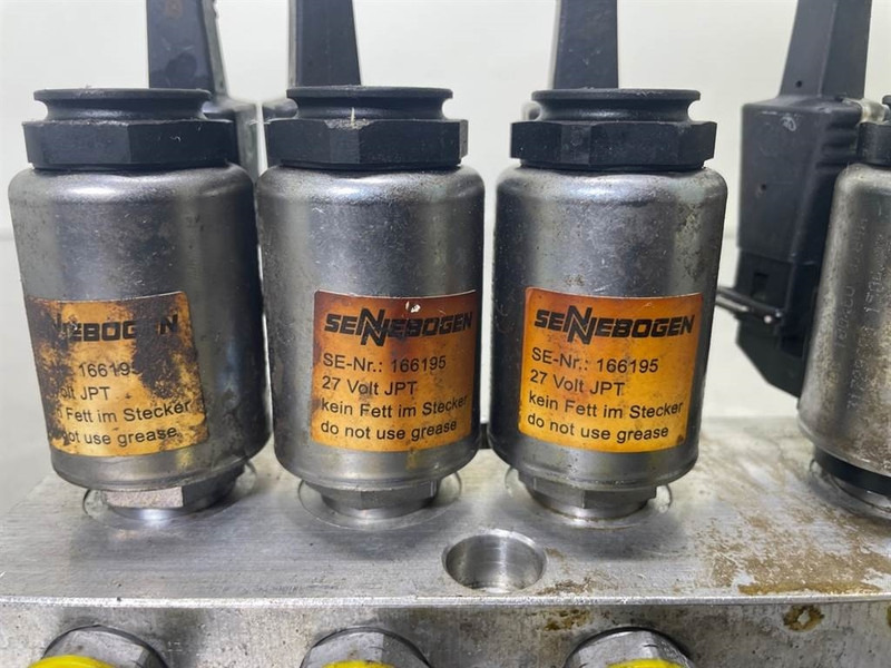 Sennebogen 835E-142529-Valve/Ventile/Ventiel - Hidráulica para Maquinaria de construcción: foto 5 Sennebogen 835E-142529-Valve/Ventile/Ventiel - Hidráulica para Maquinaria de construcción: foto 5