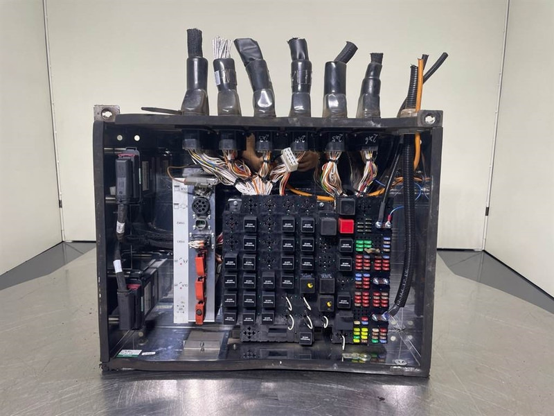 Sennebogen 835E-175343-Switch kabinet/Schaltschrank - Sistema eléctrico para Maquinaria de construcción: foto 1 Sennebogen 835E-175343-Switch kabinet/Schaltschrank - Sistema eléctrico para Maquinaria de construcción: foto 1