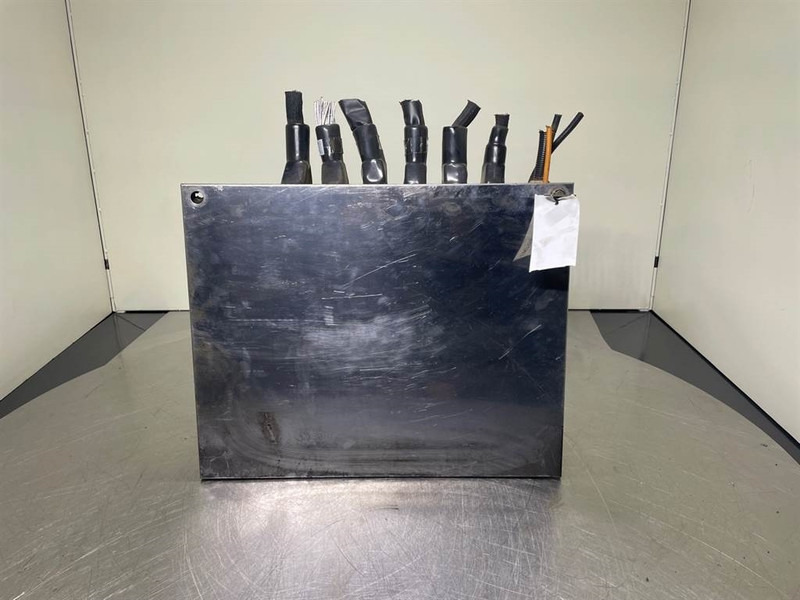 Sennebogen 835E-175343-Switch kabinet/Schaltschrank - Sistema eléctrico para Maquinaria de construcción: foto 2 Sennebogen 835E-175343-Switch kabinet/Schaltschrank - Sistema eléctrico para Maquinaria de construcción: foto 2