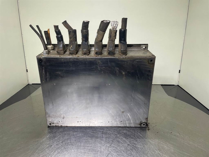 Sennebogen 835E-175343-Switch kabinet/Schaltschrank - Sistema eléctrico para Maquinaria de construcción: foto 4 Sennebogen 835E-175343-Switch kabinet/Schaltschrank - Sistema eléctrico para Maquinaria de construcción: foto 4