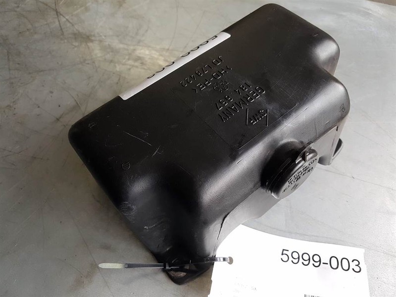 Volvo L30B - ZM2801189 - Tank/Behälter/Reservoir - Cabina e interior para Maquinaria de construcción: foto 2 Volvo L30B - ZM2801189 - Tank/Behälter/Reservoir - Cabina e interior para Maquinaria de construcción: foto 2
