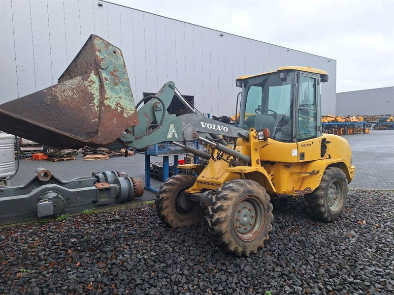 Volvo L30D - (For parts) - Cargadora de ruedas: foto 1 Volvo L30D - (For parts) - Cargadora de ruedas: foto 1