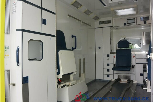 Mercedes-Benz Sprinter 516 CDI Intensiv- Rettung- Krankenwagen - Ambulancia: foto 2 Mercedes-Benz Sprinter 516 CDI Intensiv- Rettung- Krankenwagen - Ambulancia: foto 2