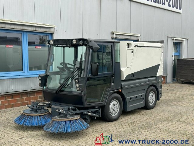 Schmidt Swingo Compact 200 4 Radlenkung Kehren & Sprühen - Barredora vial: foto 5 Schmidt Swingo Compact 200 4 Radlenkung Kehren & Sprühen - Barredora vial: foto 5