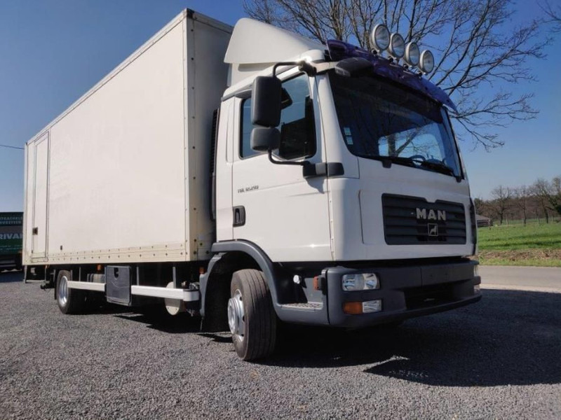 MAN TGL 12.210 Automaat euro4 - Camión caja cerrada: foto 2 MAN TGL 12.210 Automaat euro4 - Camión caja cerrada: foto 2