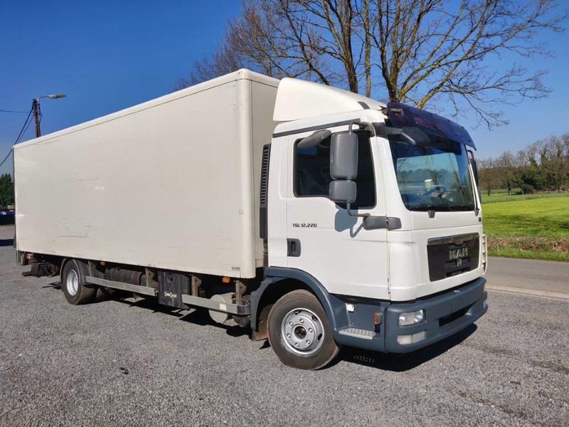 MAN TGL 12.220 TGL 12.220 bakwagen met laadklep euro5 - Camión caja cerrada: foto 2 MAN TGL 12.220 TGL 12.220 bakwagen met laadklep euro5 - Camión caja cerrada: foto 2