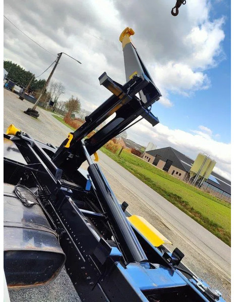 MAN TGL 12.250 Containersysteem Jimeca met kraan Palfinger PK4501 - Camión multibasculante, Camión grúa: foto 3 MAN TGL 12.250 Containersysteem Jimeca met kraan Palfinger PK4501 - Camión multibasculante, Camión grúa: foto 3