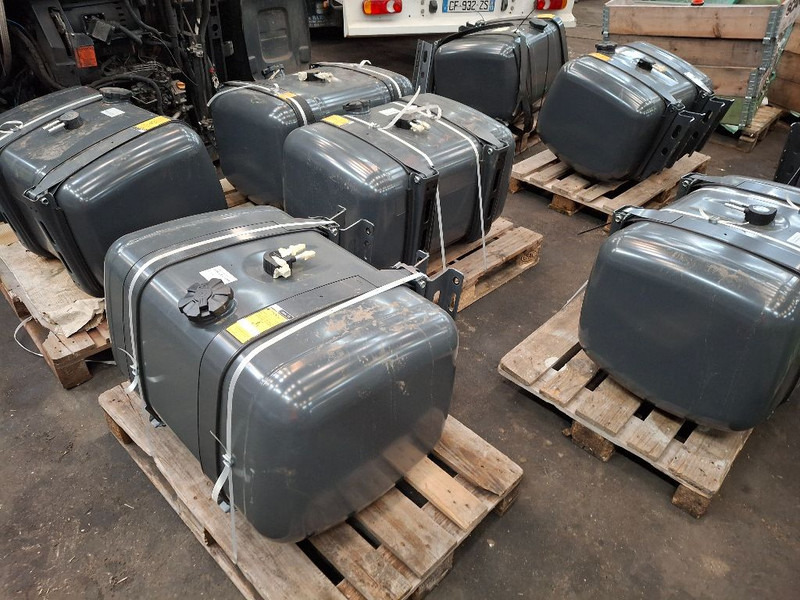 Mercedes-Benz 290L - Depósito de combustible: foto 2 Mercedes-Benz 290L - Depósito de combustible: foto 2