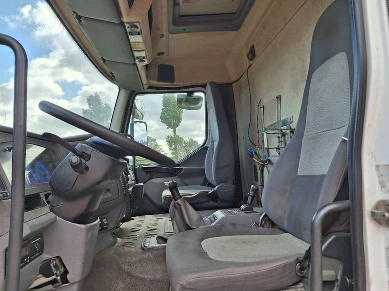 Renault PREMIUM 270 GAS / LPG - Camión cisterna: foto 4 Renault PREMIUM 270 GAS / LPG - Camión cisterna: foto 4