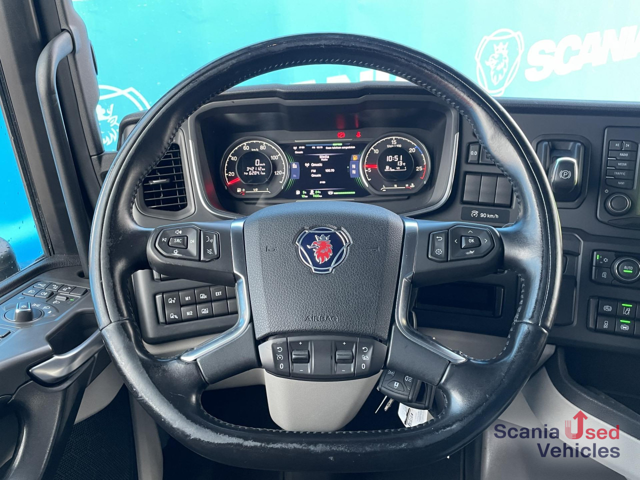 SCANIA R 450 A4x2NA RETARDER LED NAVI PARK AIRCO PTO - Cabeza tractora: foto 3 SCANIA R 450 A4x2NA RETARDER LED NAVI PARK AIRCO PTO - Cabeza tractora: foto 3