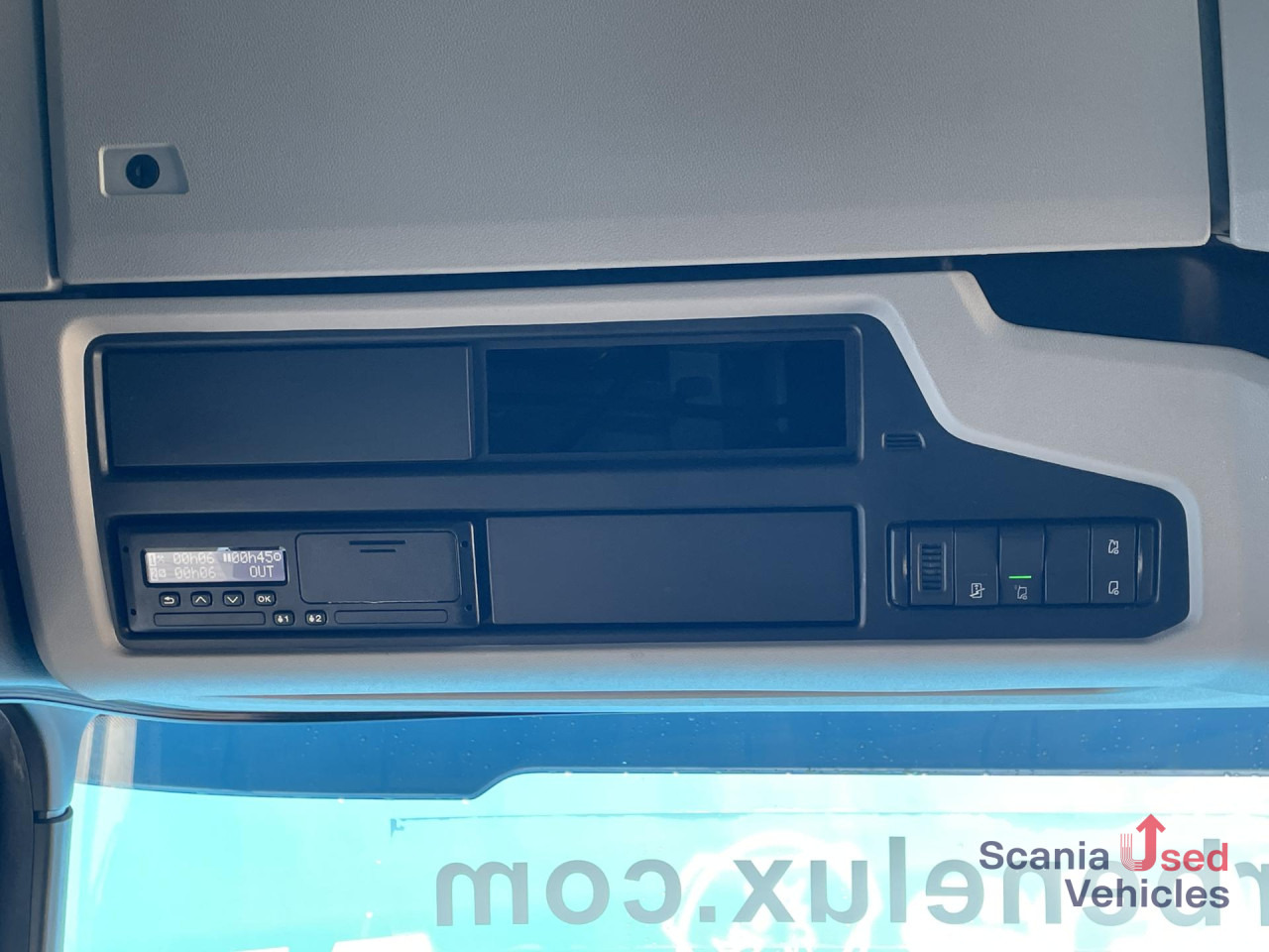 SCANIA R 450 A4x2NB RETARDER DIFF-L FULL AIR LED SMART2 - Cabeza tractora: foto 5 SCANIA R 450 A4x2NB RETARDER DIFF-L FULL AIR LED SMART2 - Cabeza tractora: foto 5