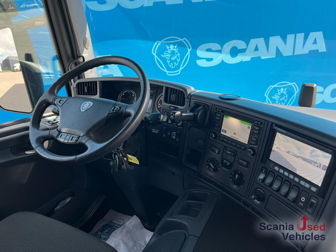 SCANIA P 320 DB6x2*4MNB RETARDER TAIL LIFT 2T 721X250X250 - Camión caja cerrada: foto 5 SCANIA P 320 DB6x2*4MNB RETARDER TAIL LIFT 2T 721X250X250 - Camión caja cerrada: foto 5