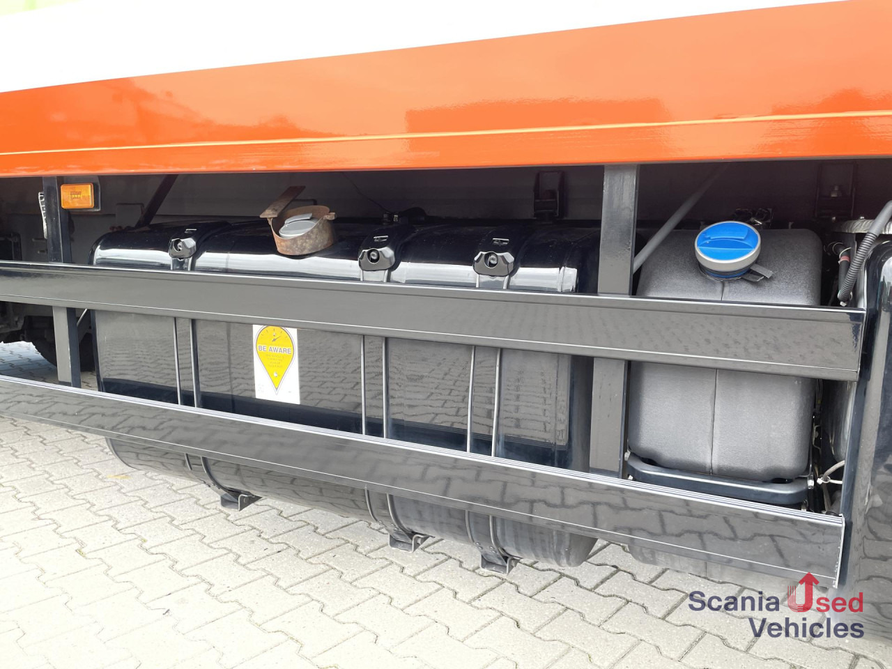 SCANIA P 370 LB4x2MNB RETARDER FULL AIR 705X245X235 - Camión caja cerrada: foto 2 SCANIA P 370 LB4x2MNB RETARDER FULL AIR 705X245X235 - Camión caja cerrada: foto 2