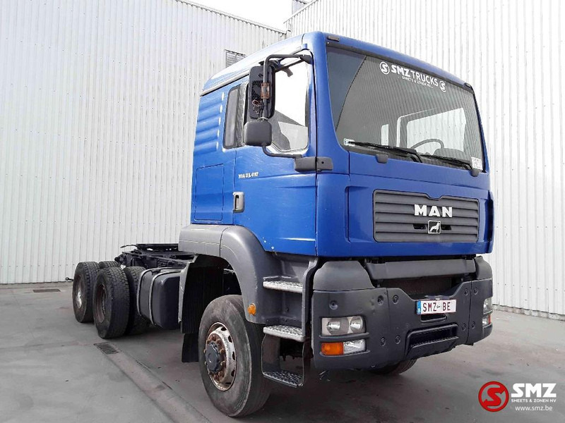 MAN TGA 33.410 6x6 manual pump - Cabeza tractora: foto 1 MAN TGA 33.410 6x6 manual pump - Cabeza tractora: foto 1