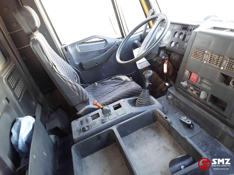 Foto del interior 1: Camión volquete Iveco Eurotrakker 260 E 37 e2 manual pump Foto del interior 1: Camión volquete Iveco Eurotrakker 260 E 37 e2 manual pump