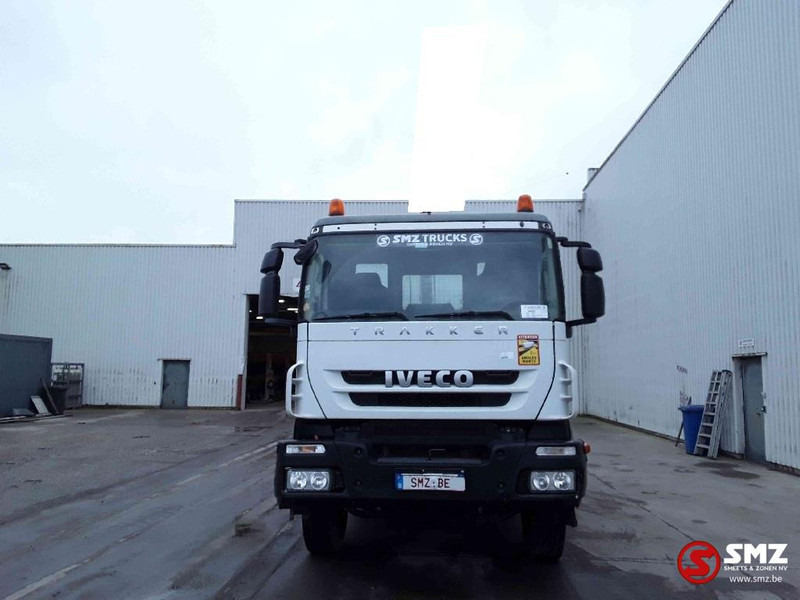 Iveco Trakker 360 6x4 manual chassis - Camión caja abierta, Camión grúa: foto 2 Iveco Trakker 360 6x4 manual chassis - Camión caja abierta, Camión grúa: foto 2