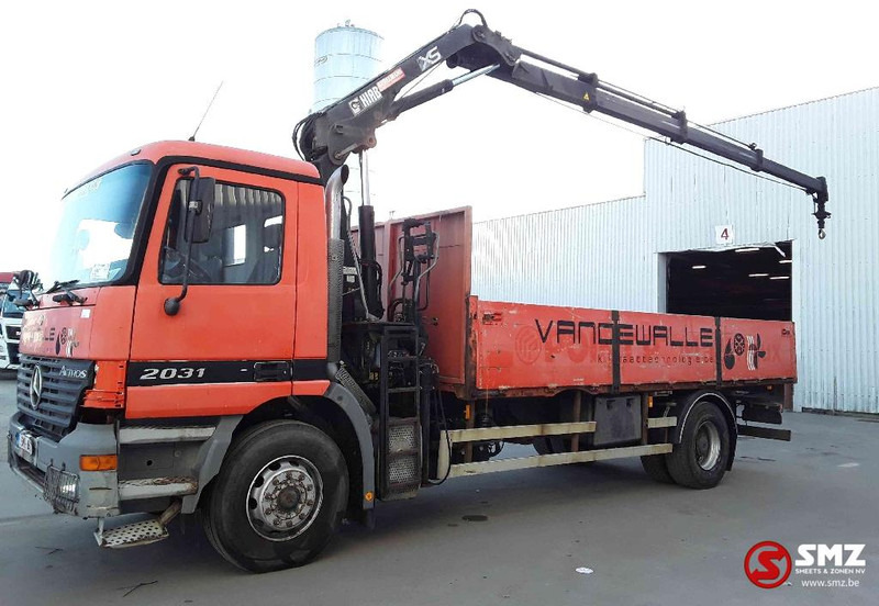 Mercedes-Benz Actros 2031 atlas 144b3 remote lames - Camión caja abierta, Camión grúa: foto 4 Mercedes-Benz Actros 2031 atlas 144b3 remote lames - Camión caja abierta, Camión grúa: foto 4
