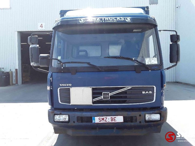 Volvo FL 220 - Camión caja cerrada: foto 2 Volvo FL 220 - Camión caja cerrada: foto 2