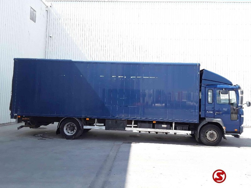Volvo FL 220 - Camión caja cerrada: foto 4 Volvo FL 220 - Camión caja cerrada: foto 4