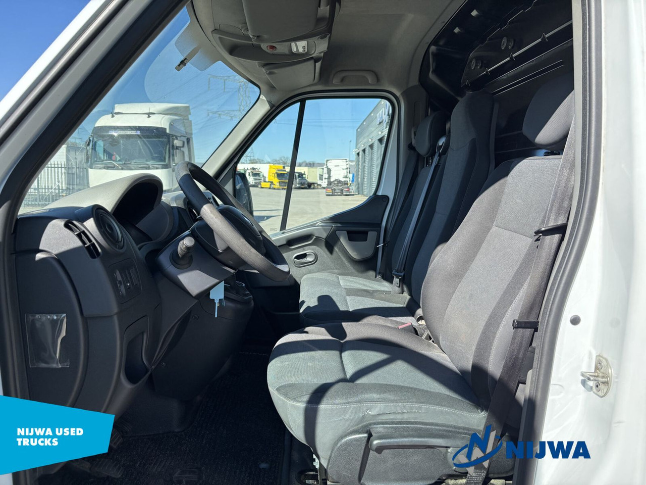 Renault Master T33 130 L2H2 Geïsoleerde bak Kasten - Furgoneta pequeña: foto 5 Renault Master T33 130 L2H2 Geïsoleerde bak Kasten - Furgoneta pequeña: foto 5