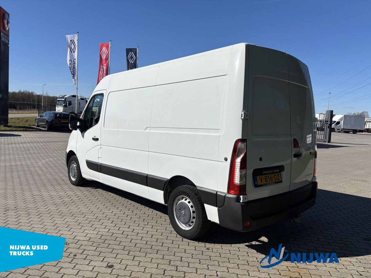 Renault Master T33 130 L2H2 Geïsoleerde bak Kasten - Furgoneta pequeña: foto 4 Renault Master T33 130 L2H2 Geïsoleerde bak Kasten - Furgoneta pequeña: foto 4