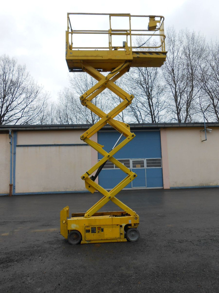 Genie GS 1930, Scherenarbeitsbühne Genie 8 m - Camión con plataforma elevadora: foto 1 Genie GS 1930, Scherenarbeitsbühne Genie 8 m - Camión con plataforma elevadora: foto 1