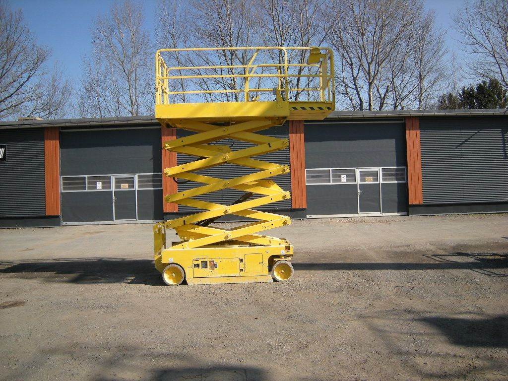 Genie GS 3246, Scherenarbeitsbühne Genie 11,9 m - Camión con plataforma elevadora: foto 1 Genie GS 3246, Scherenarbeitsbühne Genie 11,9 m - Camión con plataforma elevadora: foto 1
