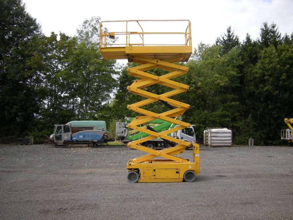 Genie GS 4047 Scherenarbeitsbühne Genie 14 m - Camión con plataforma elevadora: foto 3 Genie GS 4047 Scherenarbeitsbühne Genie 14 m - Camión con plataforma elevadora: foto 3