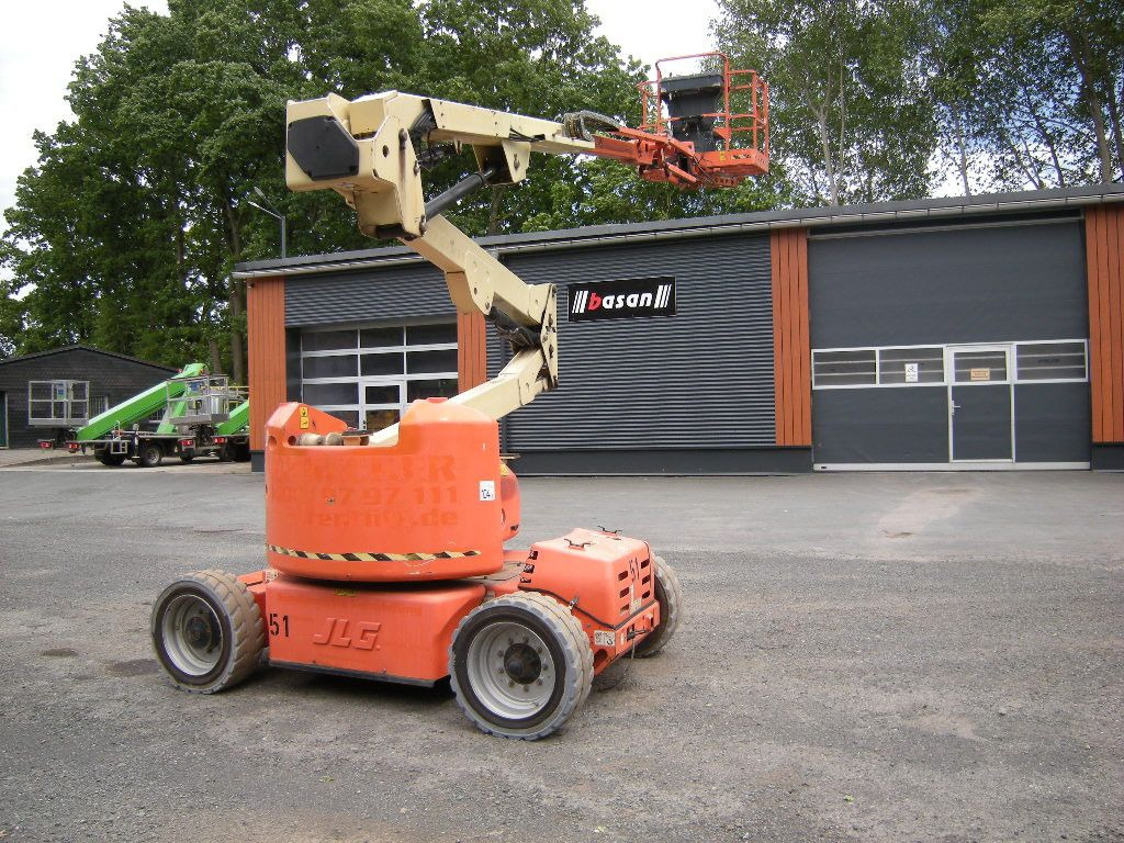 JLG M450 AJ Gelenkteleskoparbeitsbühne 16 m - Camión con plataforma elevadora: foto 1 JLG M450 AJ Gelenkteleskoparbeitsbühne 16 m - Camión con plataforma elevadora: foto 1