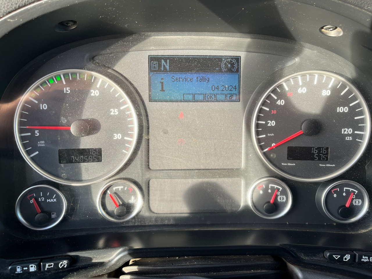 MAN TGS 26.440 6x4 Intarder - Camión volquete: foto 3 MAN TGS 26.440 6x4 Intarder - Camión volquete: foto 3