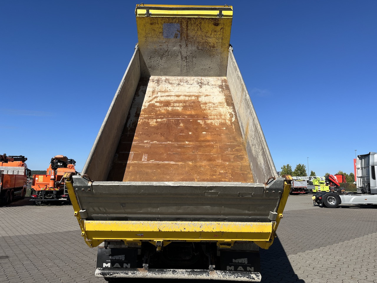 Camión volquete MAN TGS 28.480 6x4  4x4 Dreiseitenkipper Allrad Liftachse: foto 15 Camión volquete MAN TGS 28.480 6x4  4x4 Dreiseitenkipper Allrad Liftachse: foto 15