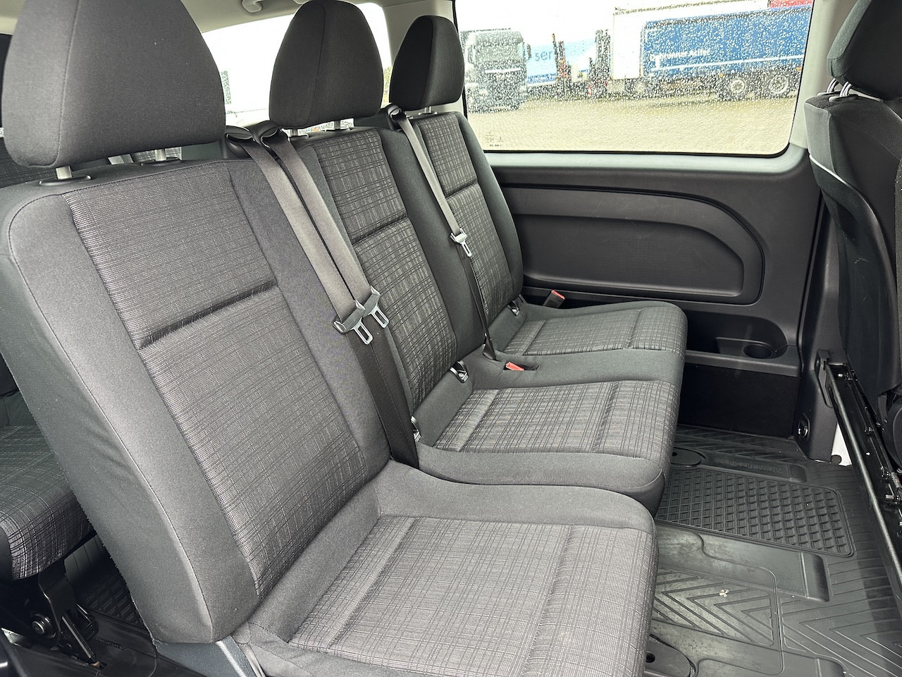 Furgoneta de pasajeros Mercedes-Benz Vito 111 CDI 9 Sitzer BT FSE Klima Tempomat Radio: foto 14 Furgoneta de pasajeros Mercedes-Benz Vito 111 CDI 9 Sitzer BT FSE Klima Tempomat Radio: foto 14