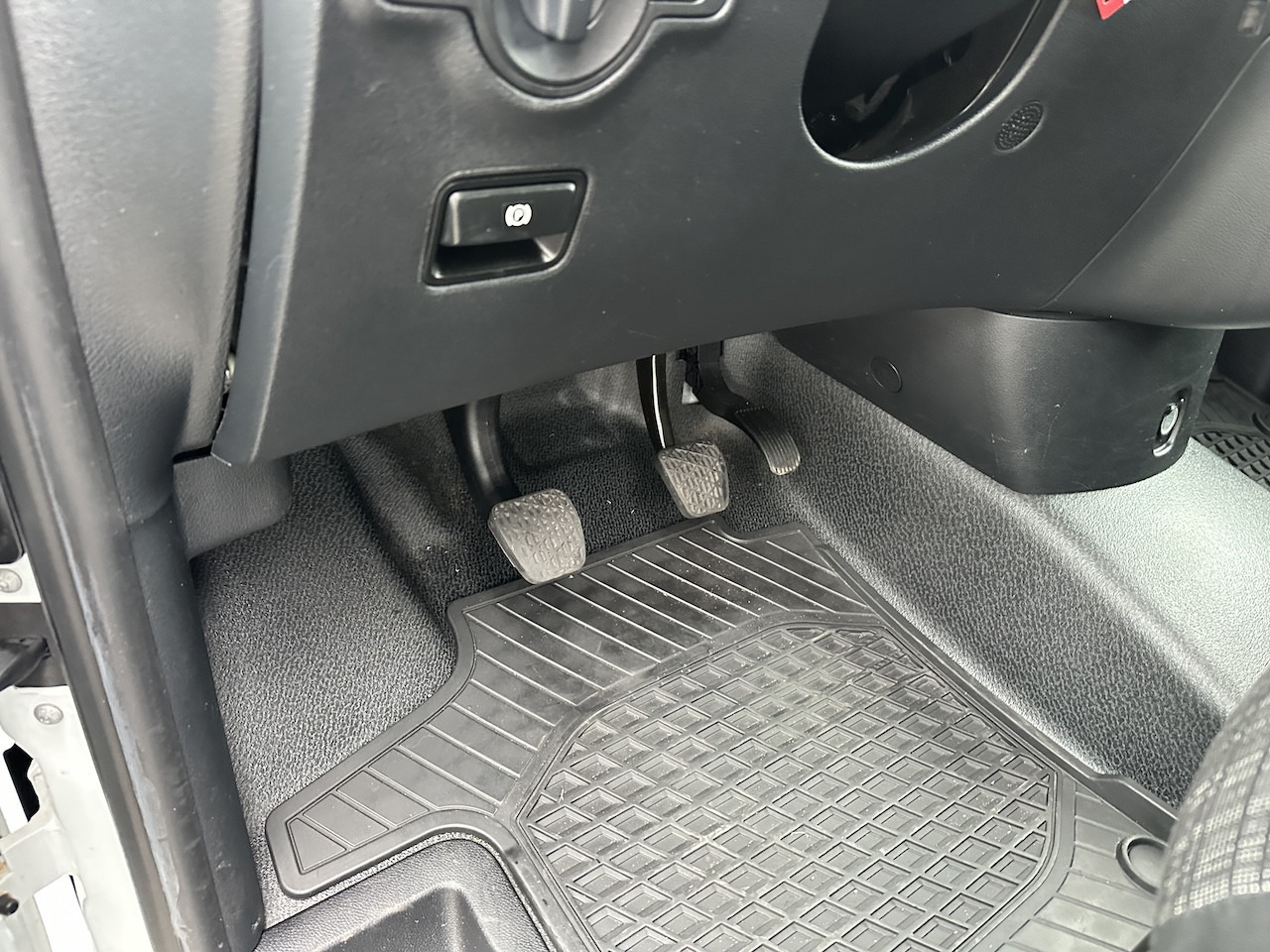 Furgoneta de pasajeros Mercedes-Benz Vito 111 CDI 9 Sitzer BT FSE Klima Tempomat Radio: foto 6 Furgoneta de pasajeros Mercedes-Benz Vito 111 CDI 9 Sitzer BT FSE Klima Tempomat Radio: foto 6