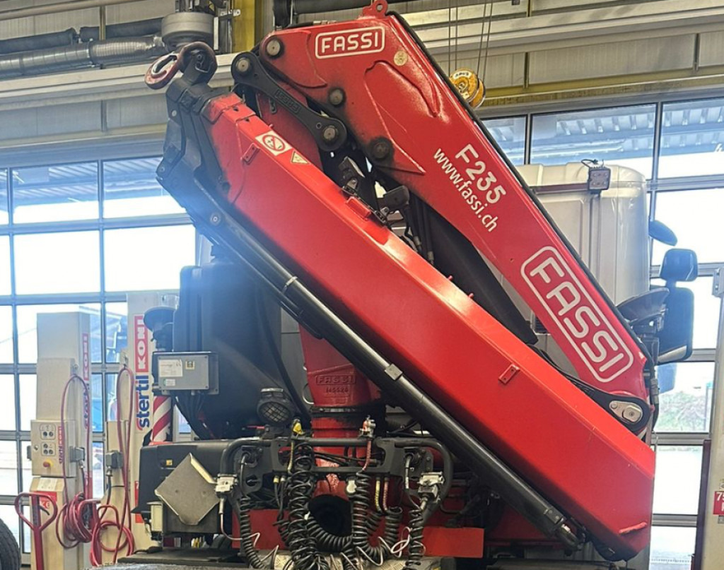 Palfinger FASSI F 235 A.2.23 Kran + Funk - Grúa para camión: foto 1 Palfinger FASSI F 235 A.2.23 Kran + Funk - Grúa para camión: foto 1
