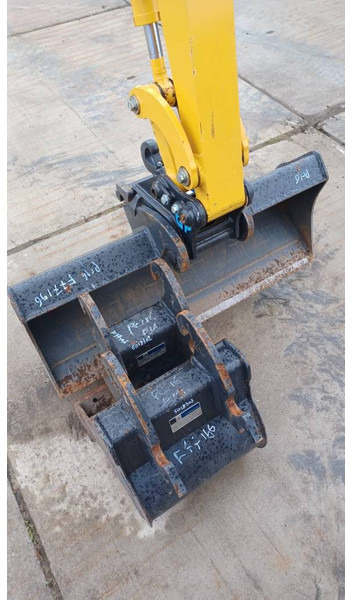 Komatsu PC16R-3HS - Miniexcavadora: foto 3 Komatsu PC16R-3HS - Miniexcavadora: foto 3