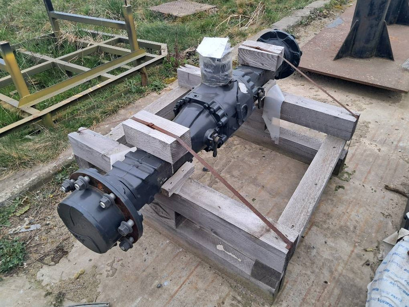 Komatsu WA80M-8E0 FRONT AXLY ASSY 42U-22-51010 - Eje y piezas para Maquinaria de construcción: foto 1 Komatsu WA80M-8E0 FRONT AXLY ASSY 42U-22-51010 - Eje y piezas para Maquinaria de construcción: foto 1