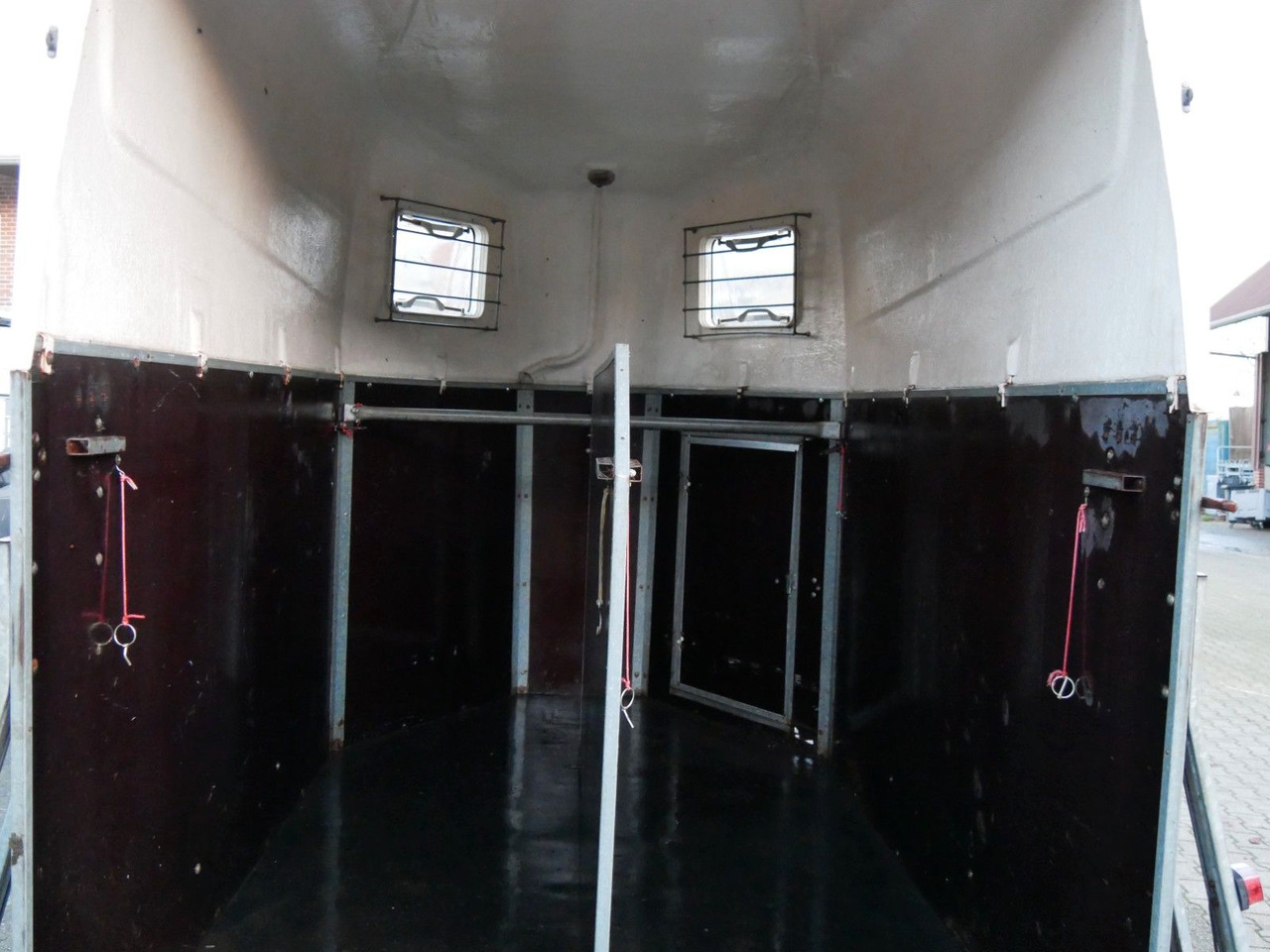 Holz Poly 2 Pferde - Remolque transporte de ganado: foto 5 Holz Poly 2 Pferde - Remolque transporte de ganado: foto 5