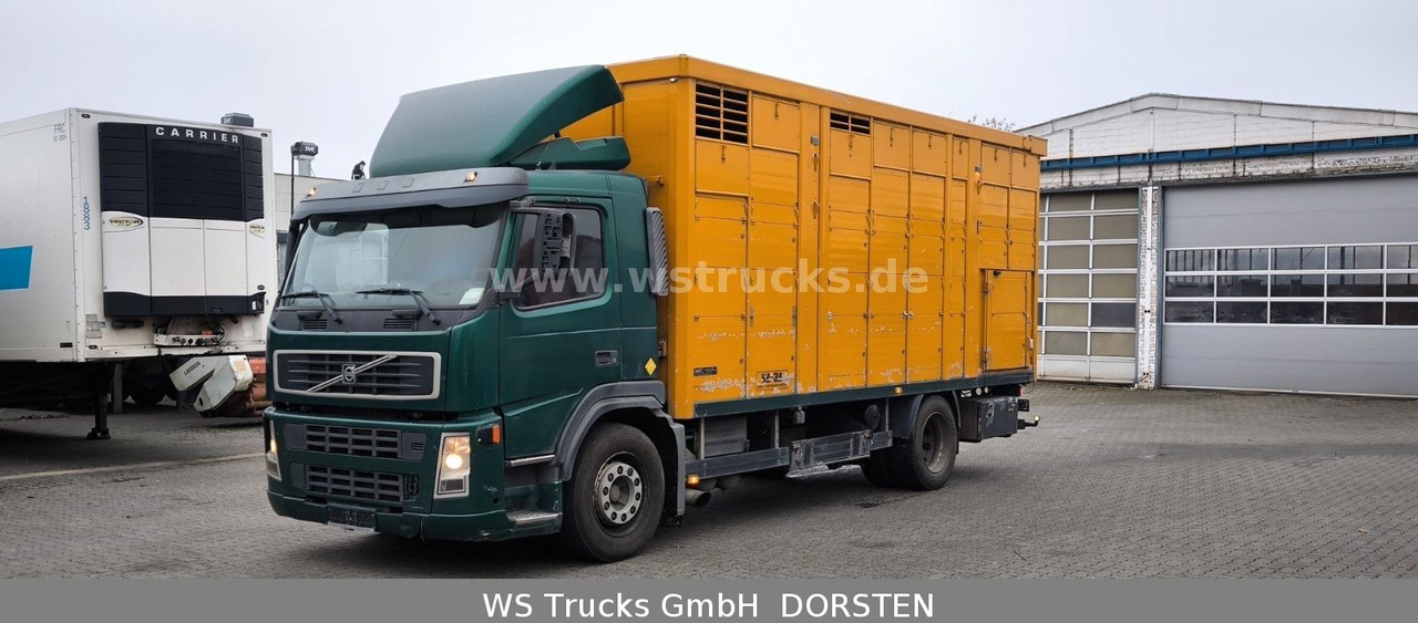 Volvo FM 260 mit KABA 2 Stock Vollalu - Camión para caballos: foto 2 Volvo FM 260 mit KABA 2 Stock Vollalu - Camión para caballos: foto 2