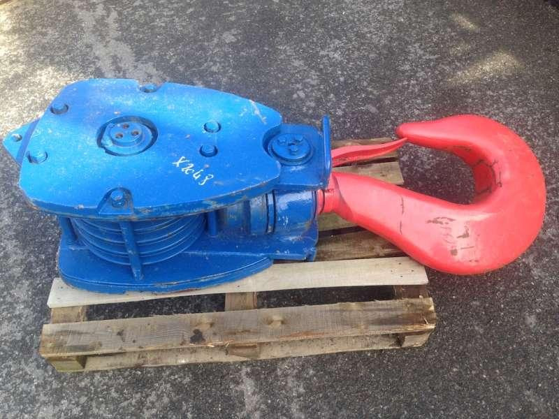 CROCHET DE LEVAGE - Otros maquinaria: foto 3 CROCHET DE LEVAGE - Otros maquinaria: foto 3