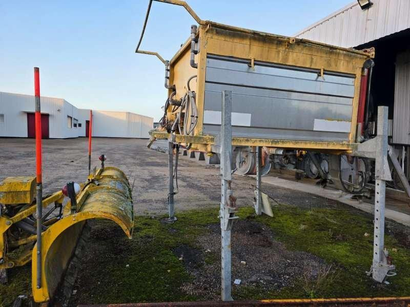 SALEUSE + LAME A NEIGE - Cuchilla quitanieves, Esparcidor de sal: foto 1 SALEUSE + LAME A NEIGE - Cuchilla quitanieves, Esparcidor de sal: foto 1